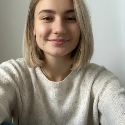 Яна, 22