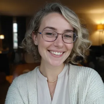 Полина, 26