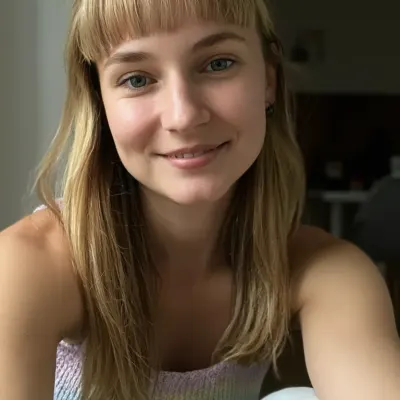 Соня, 25