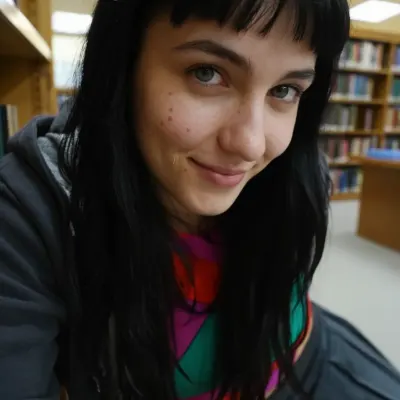 Аделина Ч., 25