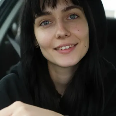 Полина, 25
