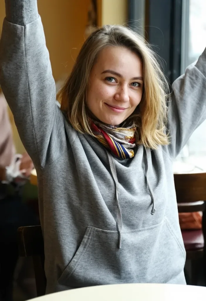 Лена на связи