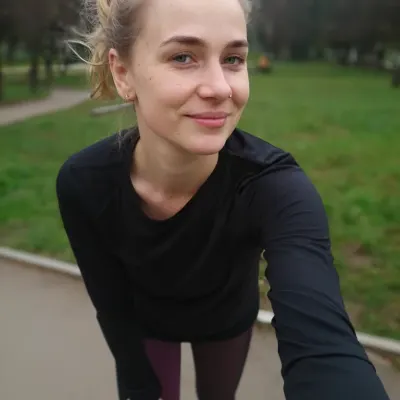 Оля