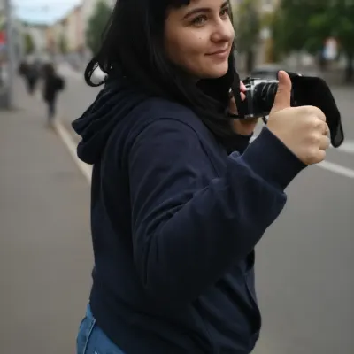 Лиза Б., 25