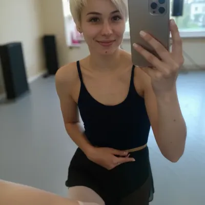 Юля, 25