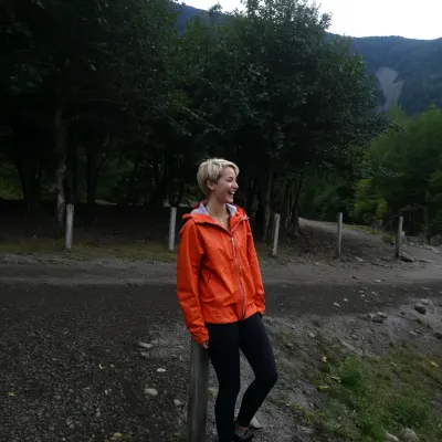 Лия, 32