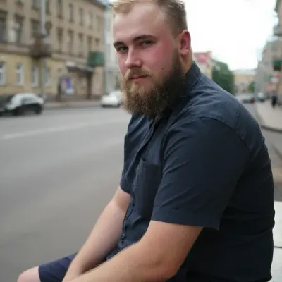 Роман, 30