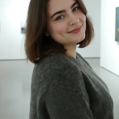 Аделина, 28