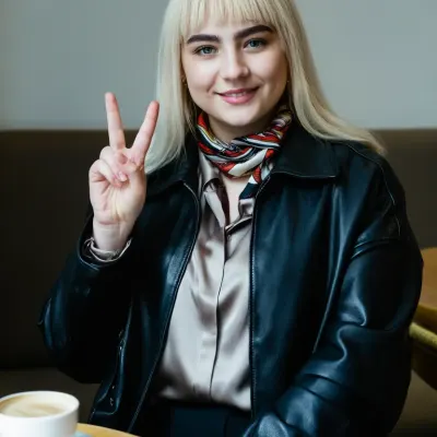 Александра, 23
