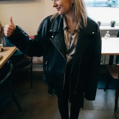 Юлиана, 26