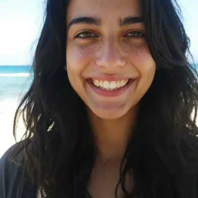 Это Лейла, 25